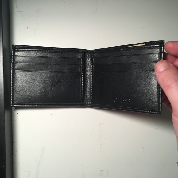 Guess Wallet - Picture 2 of 2